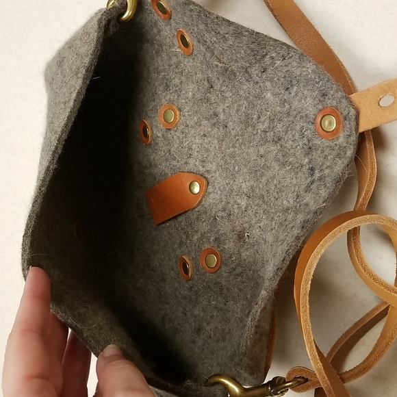 Small Felt purse - Picture 5 of 5